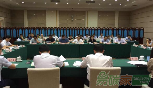 羅陳娟參加國家對廣西2017年度控制溫室氣體排放目標責任評價現(xiàn)場考核